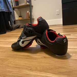 Pelotón cycling shoes. Barely used.